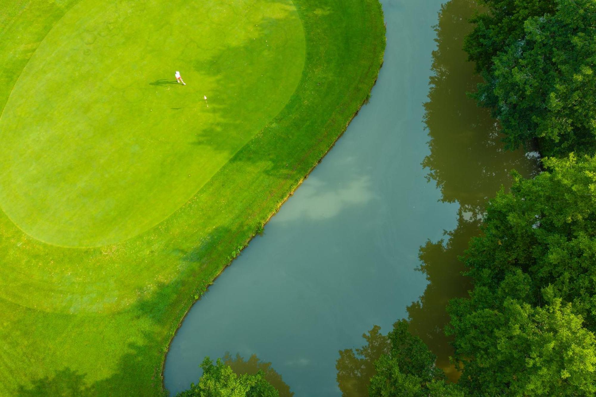 Logis Hotel Golf Le Domaine Du Val De Sorne Vernantois Exterior foto